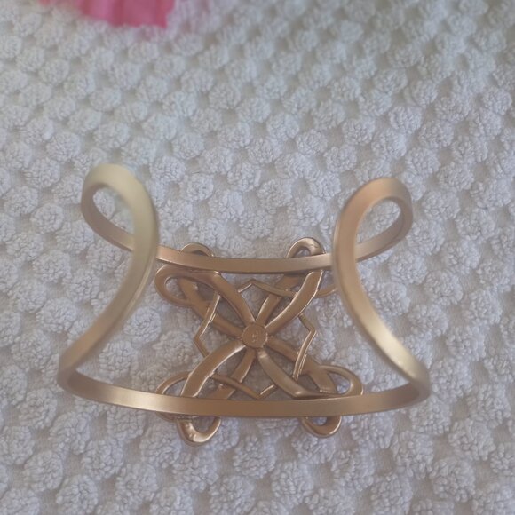 Pink and gold stylish cuff bracelet - Picture 4 of 12